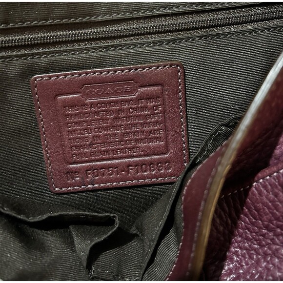 Coach Vintage Chelsea Pebbled Leather Medium Shoulder Bag Purse in plum, Y2K - Picture 6 of 6